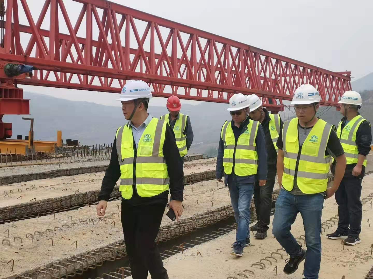 吳勇到施鏈高速公路十（二）分部調(diào)研