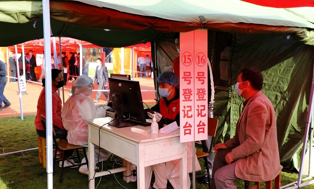 每個人的身上都有“苗苗”，我們一起打疫苗