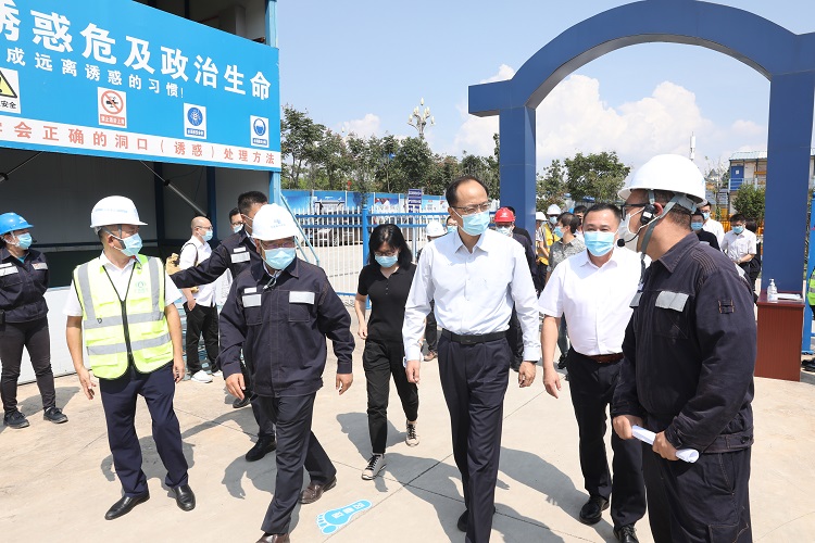 云南電網公司總經理調研云南電網項目建設情況