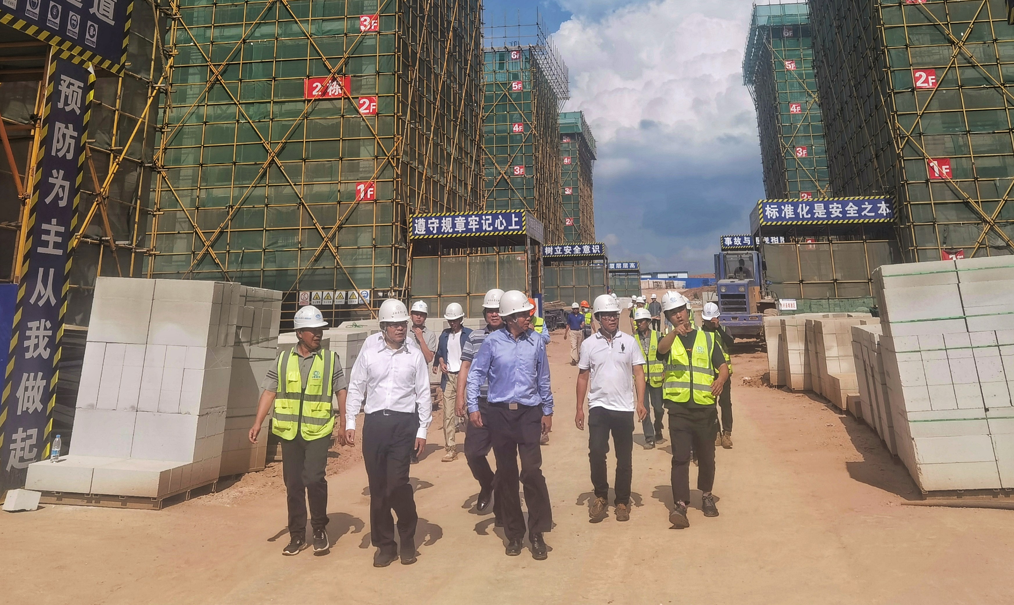 西南林業(yè)大學(xué)黨委書記周學(xué)斌到西南林業(yè)大學(xué)建設(shè)項(xiàng)目（第二標(biāo)段）檢查指導(dǎo)