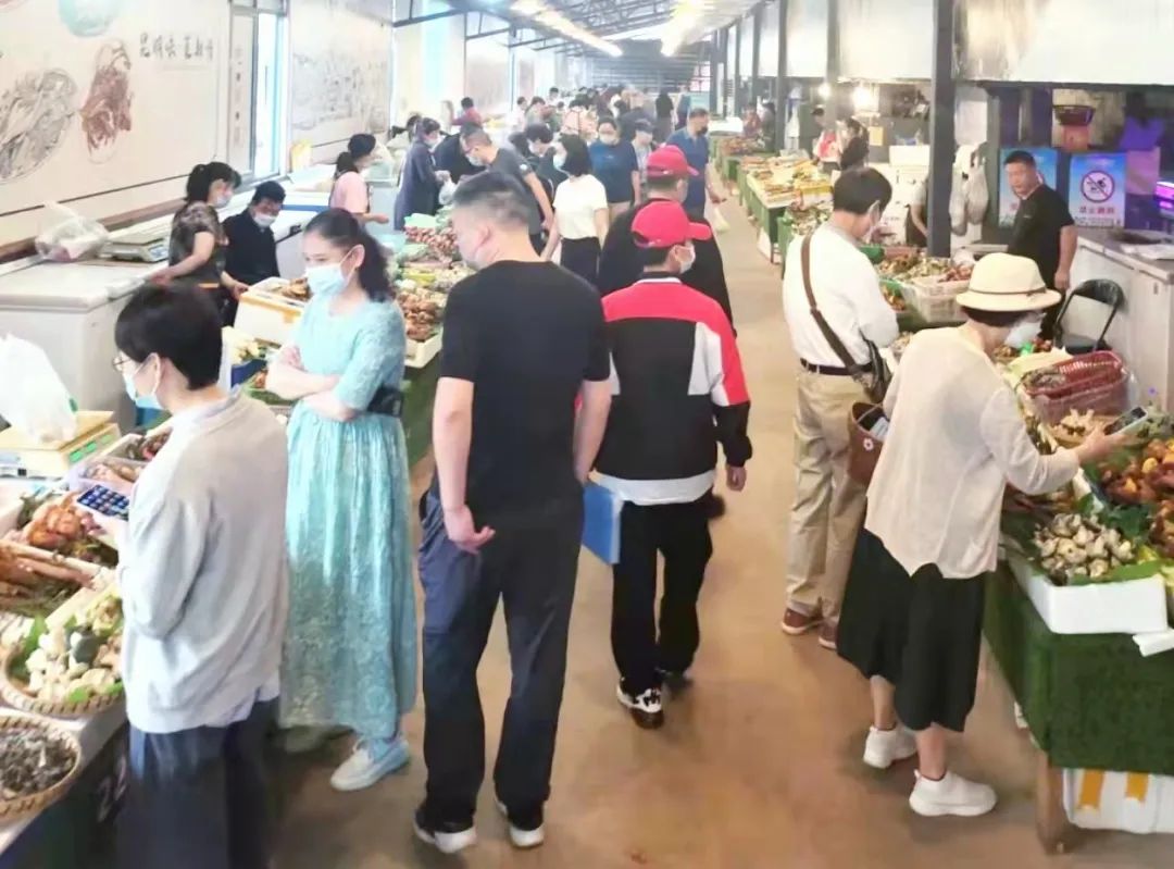 篆新農(nóng)貿(mào)市場里藏著昆明市二環(huán)內(nèi)首個野生菌交易專區(qū)