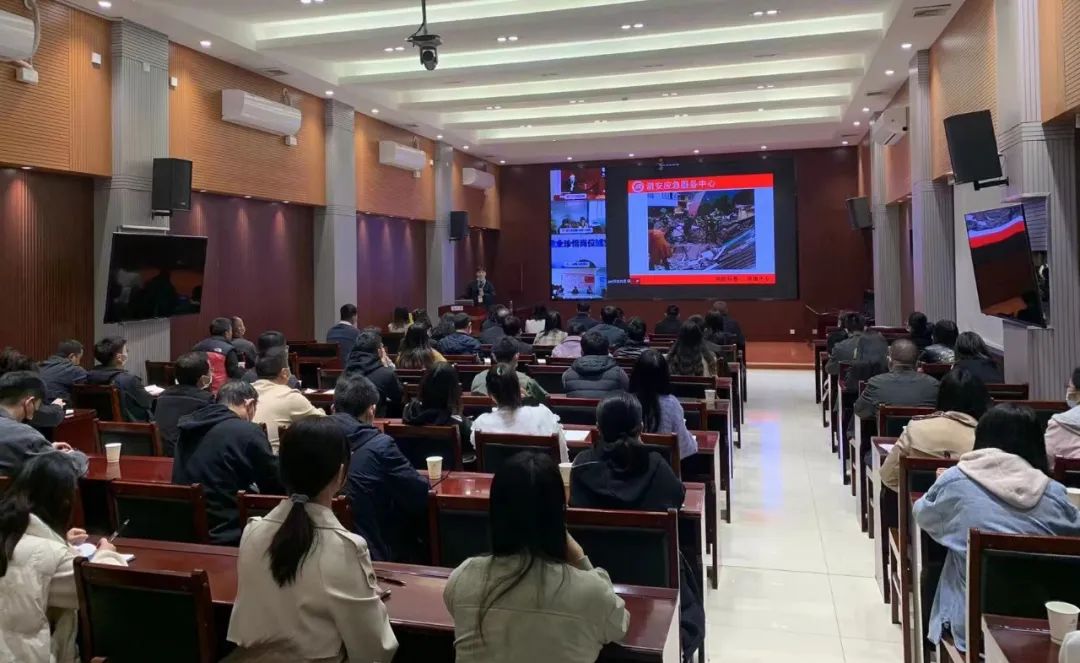 抓消防安全，保高質(zhì)量發(fā)展