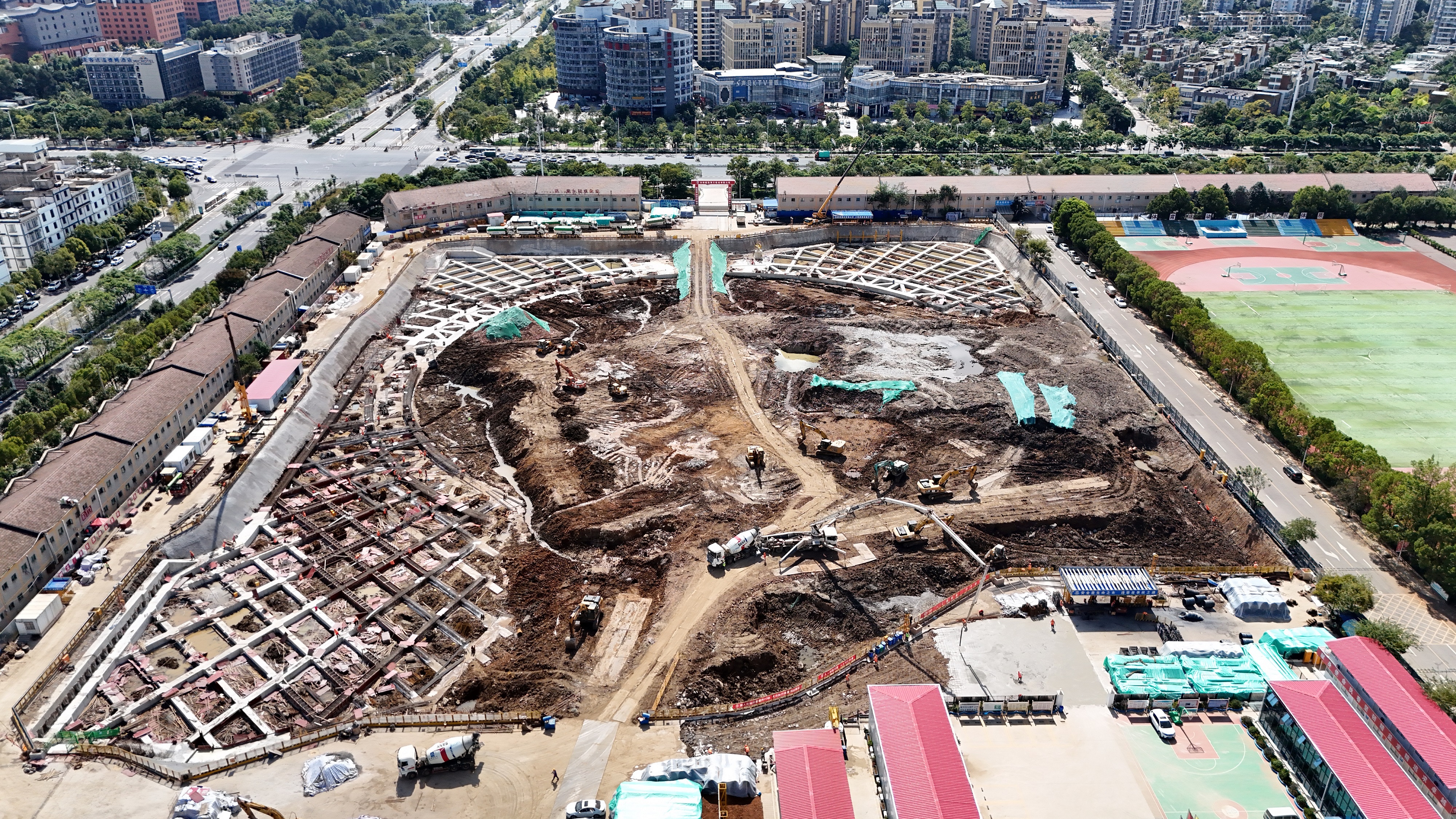 國慶我在崗 生產(chǎn)不打烊