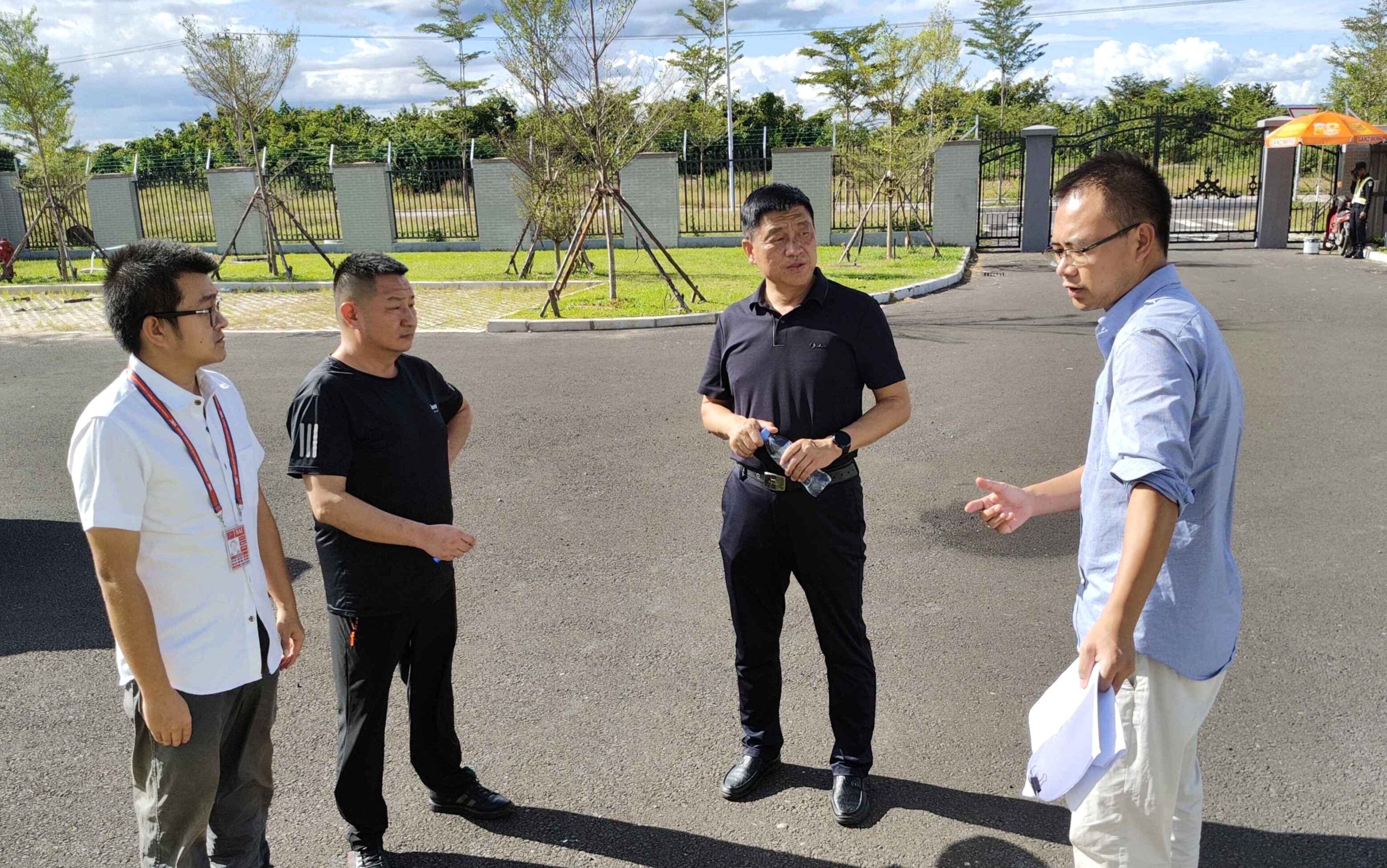 彭云調(diào)研柬埔寨暹粒吳哥國(guó)際機(jī)場(chǎng)項(xiàng)目