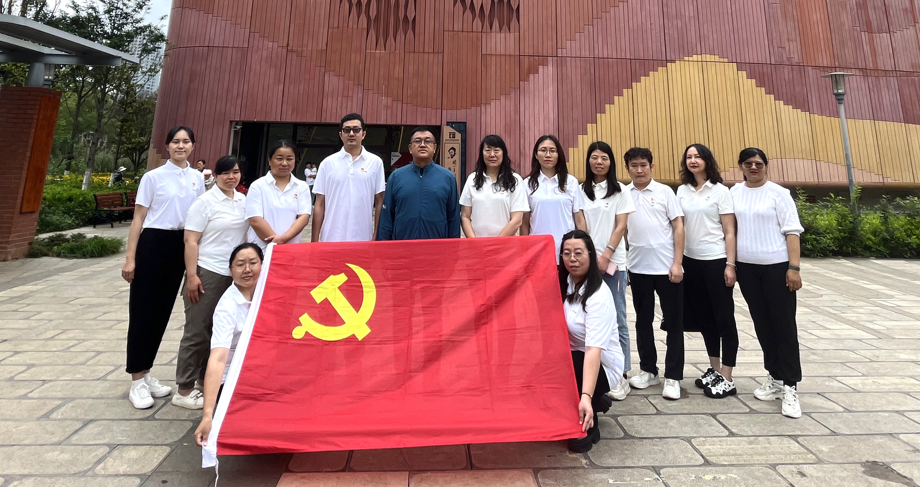 公司各基層黨支部組織開展“七一”建黨節(jié)活動(dòng)