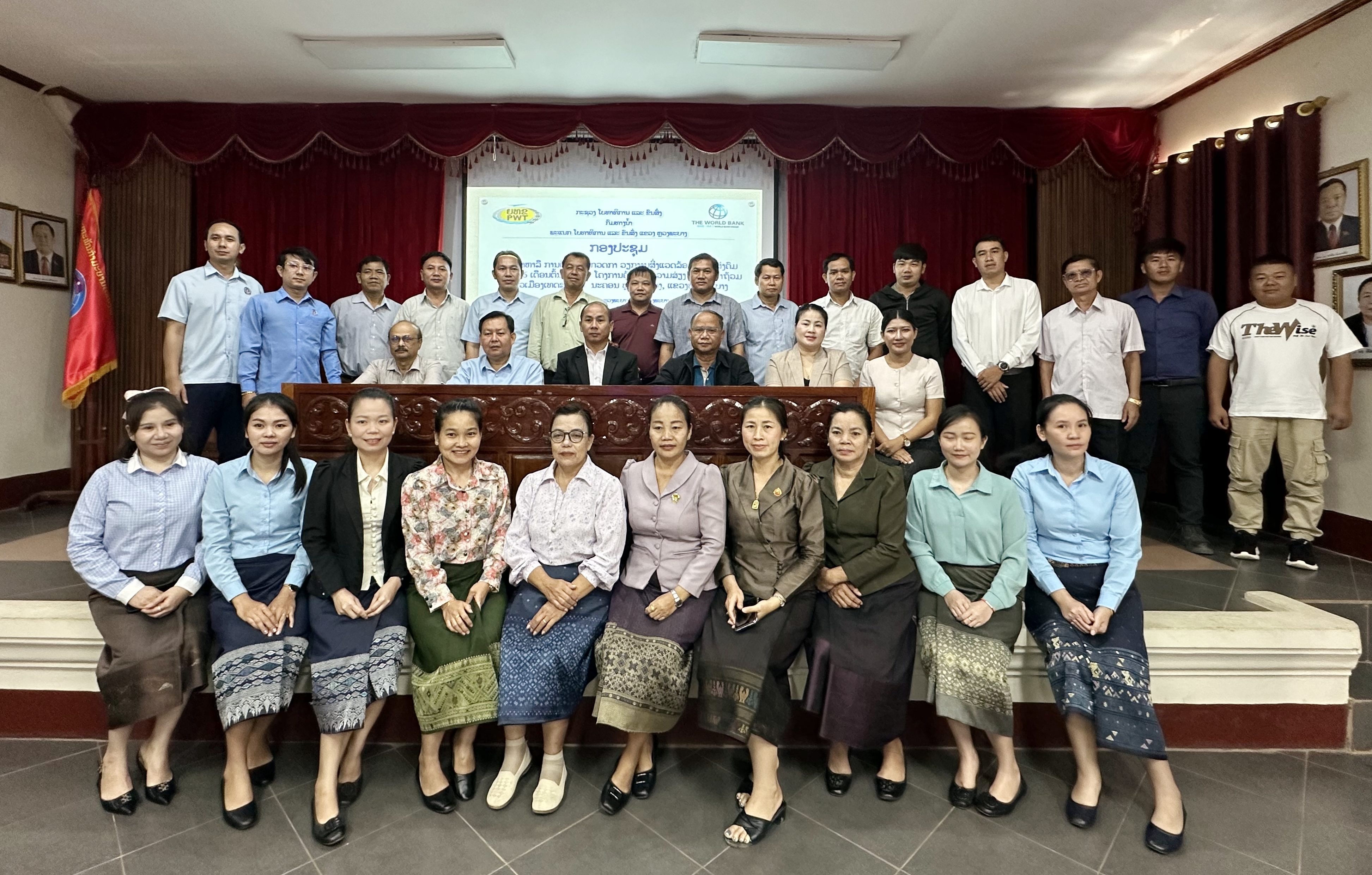 老撾政府官員調(diào)研公司瑯勃                            拉邦省湄公河和南康河災(zāi)害風(fēng)險(xiǎn)管理項(xiàng)目