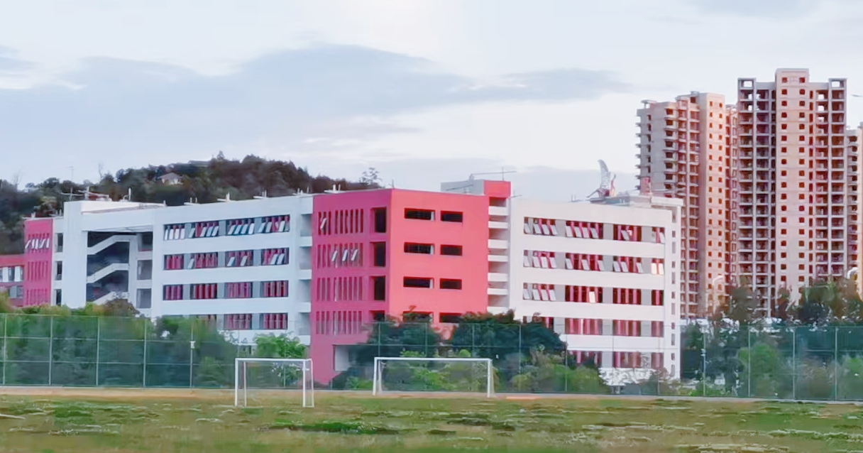 滇西應(yīng)用技術(shù)大學(xué)校長(zhǎng)伍星到在建項(xiàng)目調(diào)研