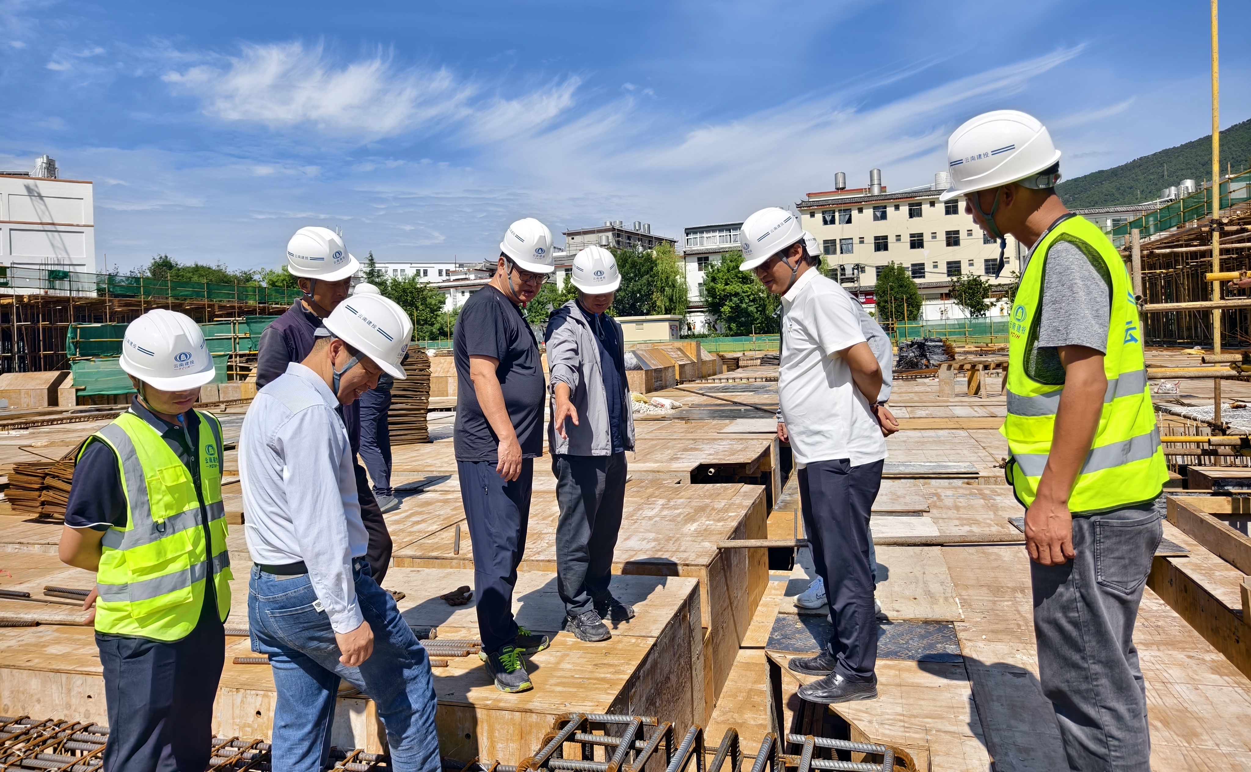 集團總工程師張輝調(diào)研麗江師專（C區(qū)）項目
