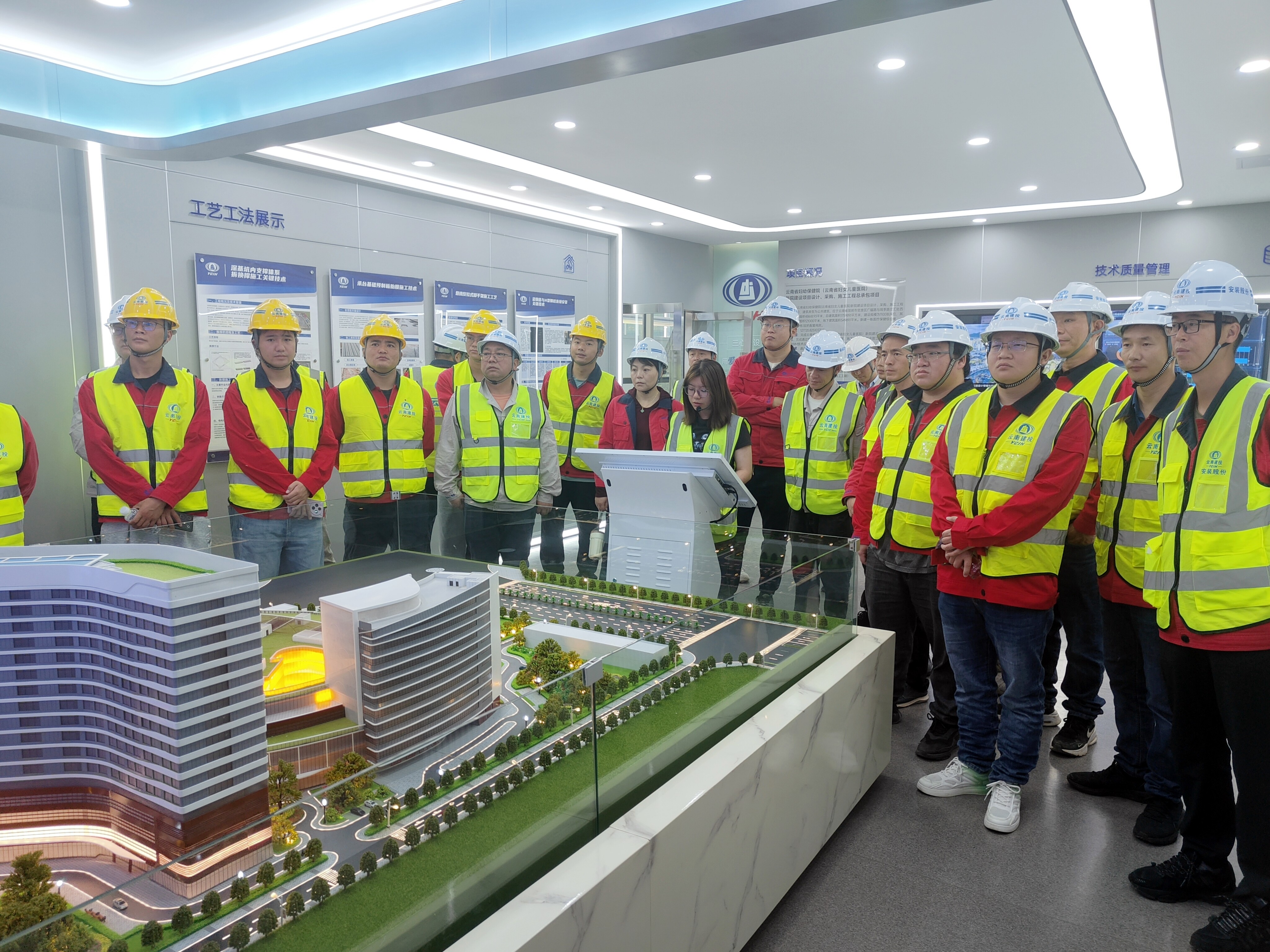 質(zhì)量月 | 13場次1300余人到公司云南省婦幼保健院新院建設(shè)項目觀摩學(xué)習(xí)