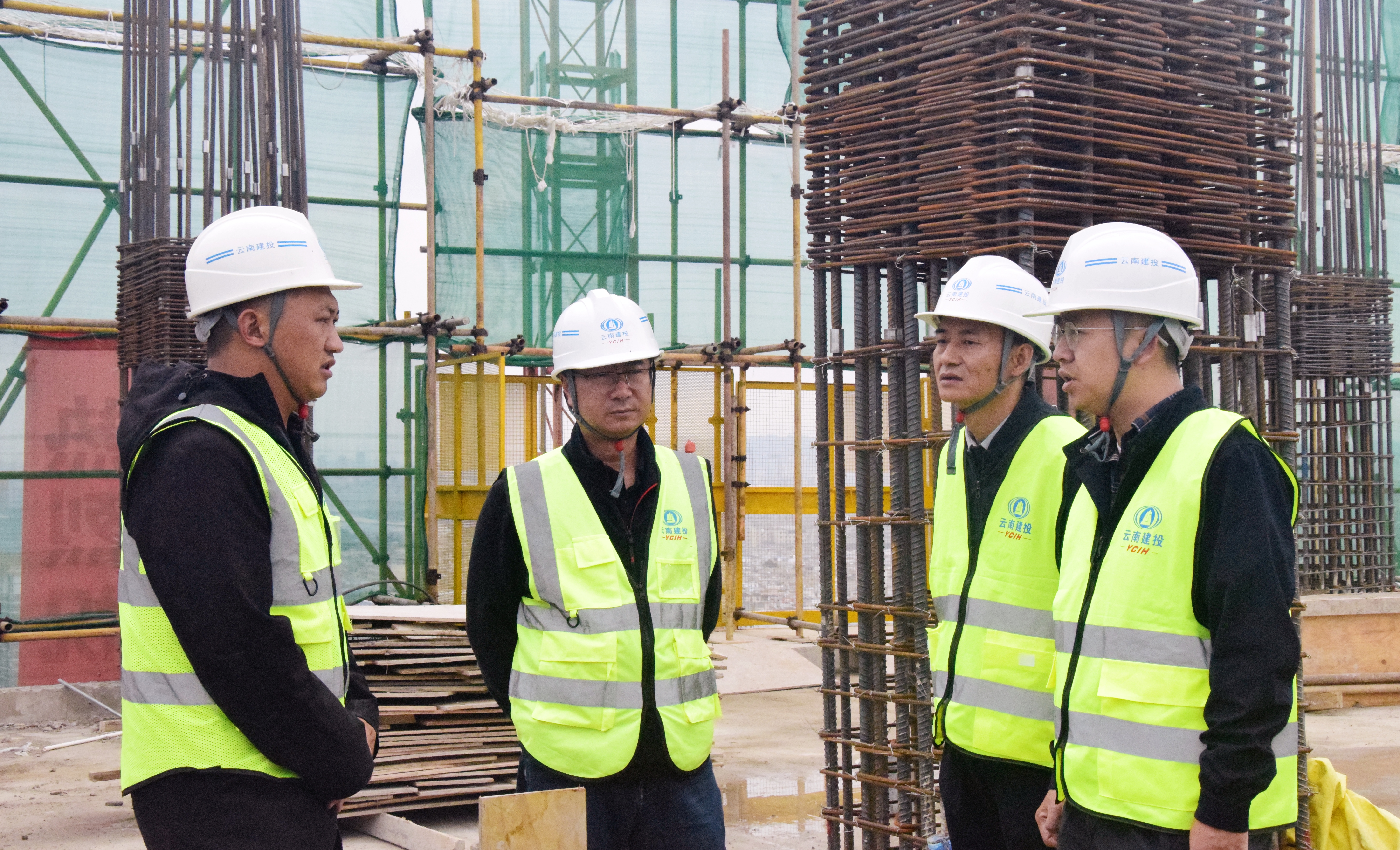 百日攻堅(jiān)丨集團(tuán)總工辦技術(shù)中心到云南省婦幼保健院項(xiàng)目檢查指導(dǎo)