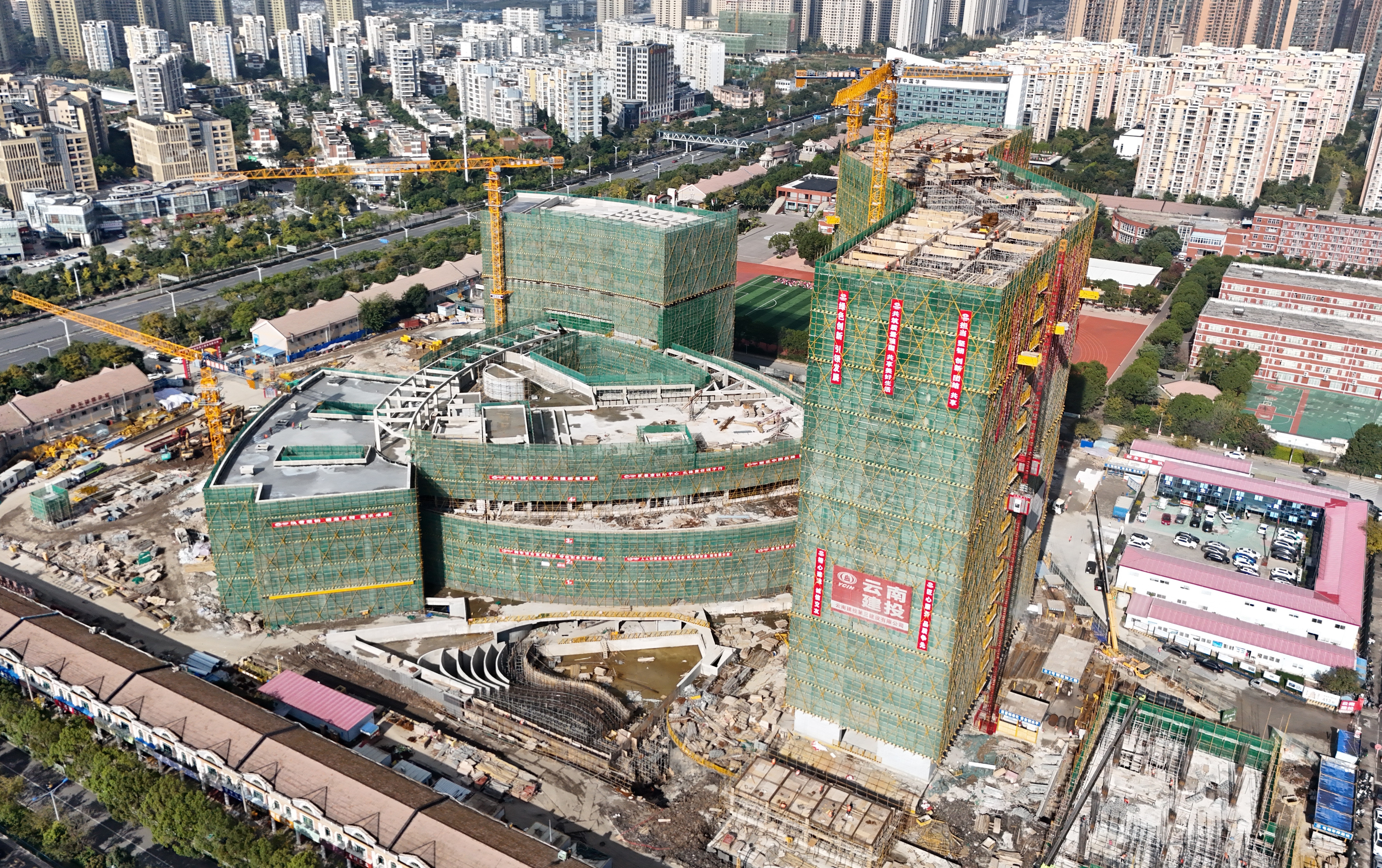 集團生產(chǎn)管理部到云南省婦幼保健院項目檢查指導