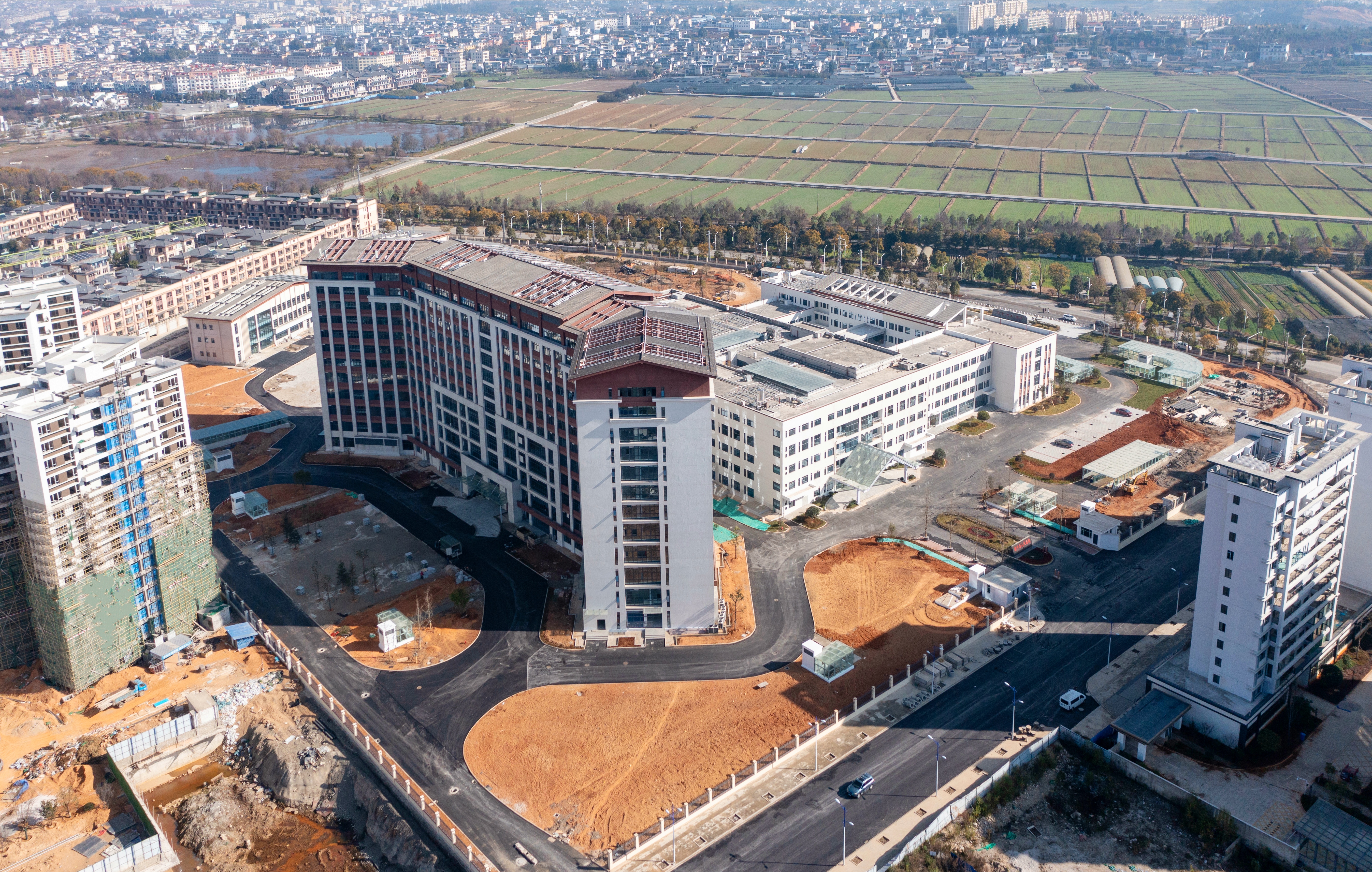 公司領(lǐng)導(dǎo)到昌寧縣人民醫(yī)院遷建項目檢查指導(dǎo)