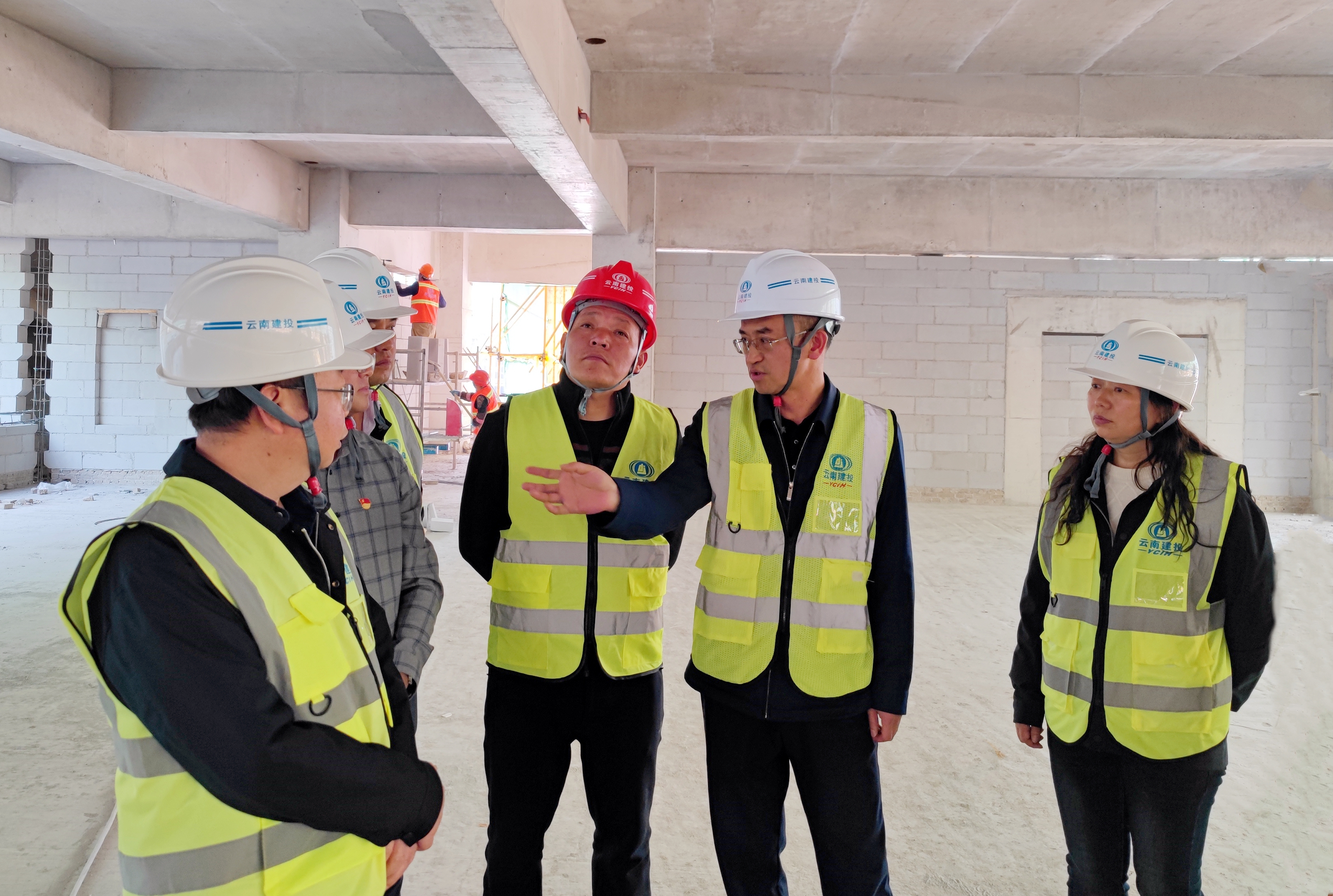 李騫到昆明市十四中改擴建項目檢查指導