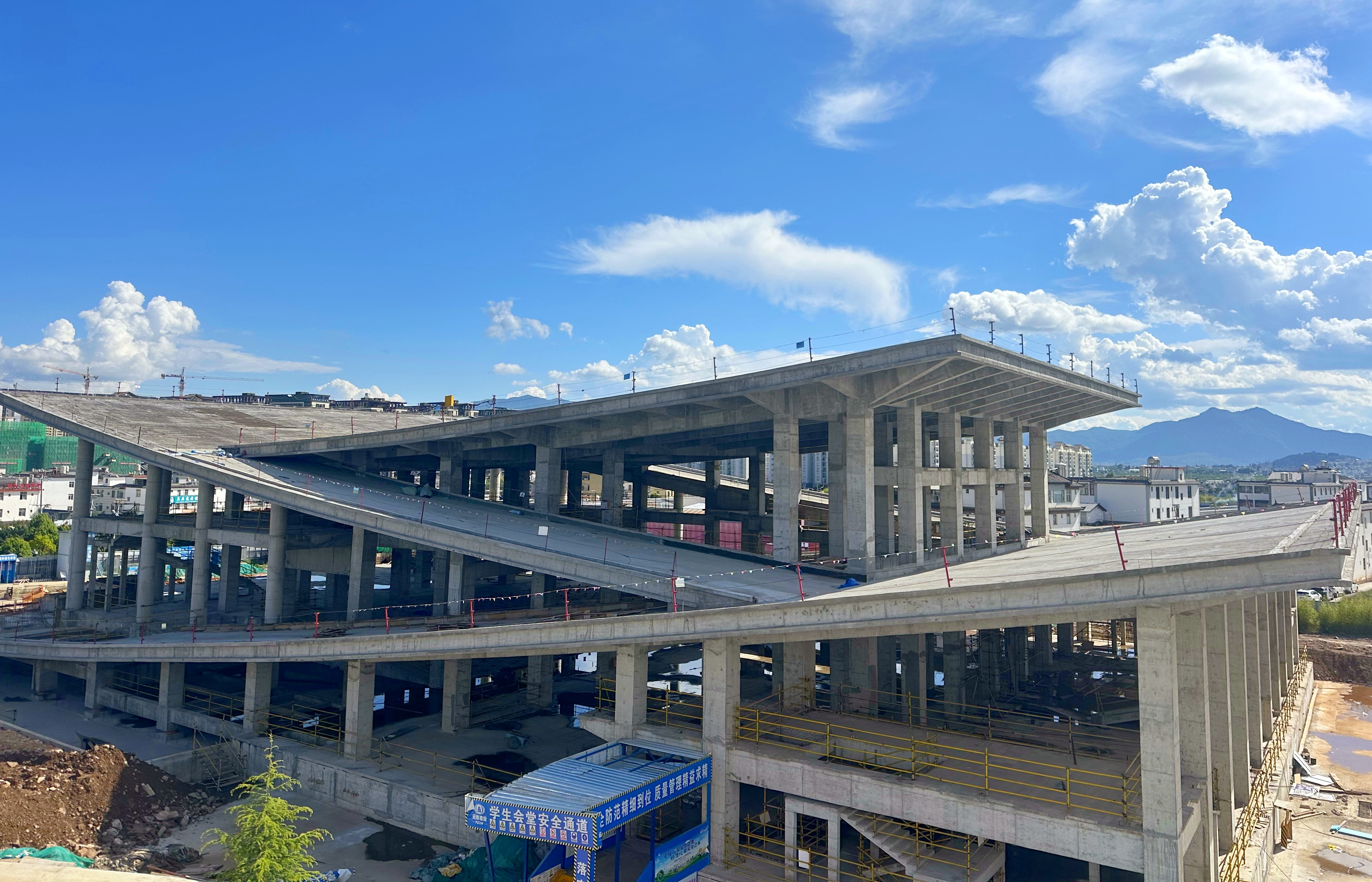 安全生產(chǎn)月丨麗江師專(zhuān)項(xiàng)目安全文明標(biāo)準(zhǔn)化工地展示