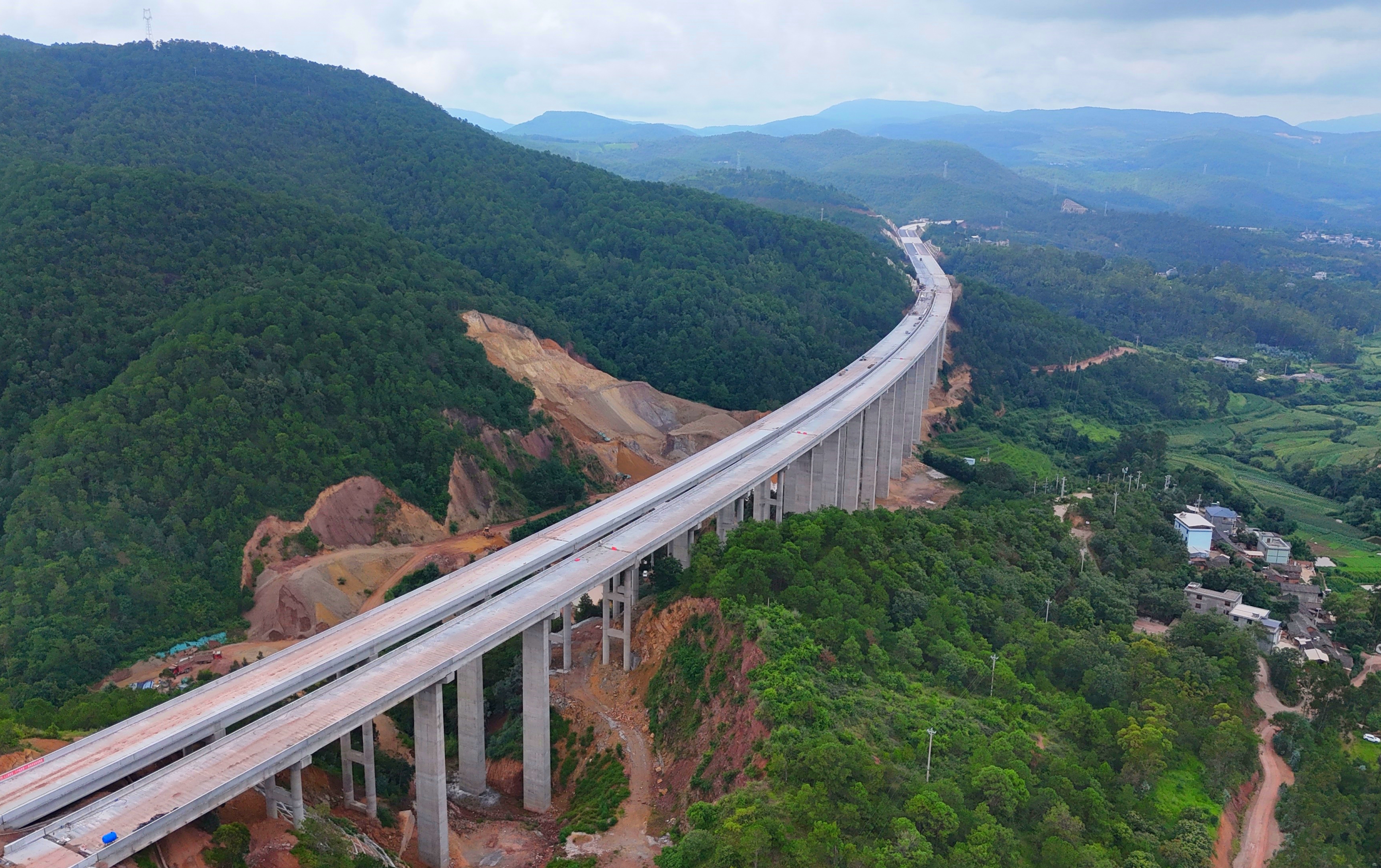 攻堅三季度丨公司高速公路項目施工正酣