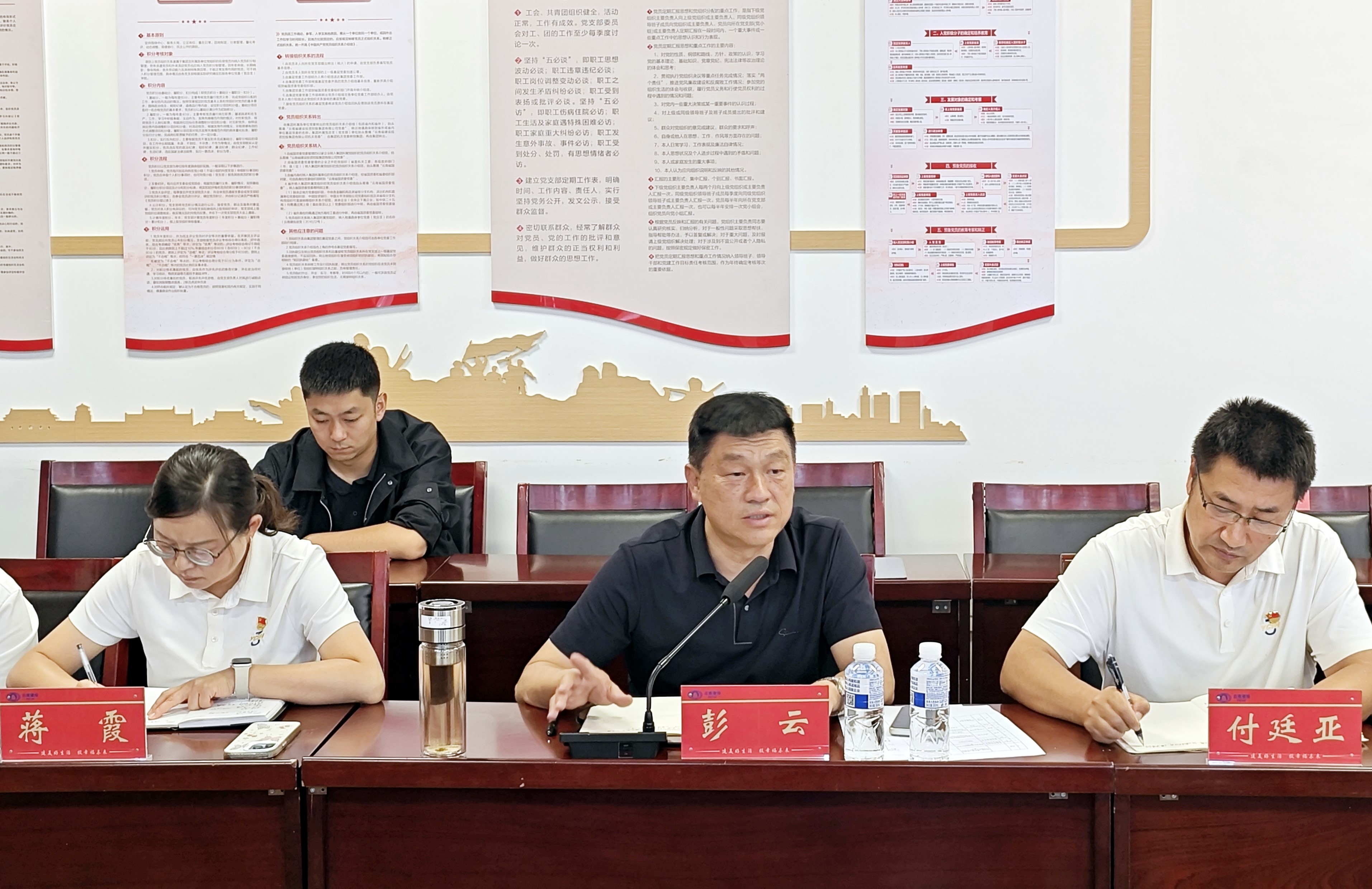 公司組織召開大觀篆新農(nóng)貿(mào)市場2號大棚“云品區(qū)”運(yùn)營部署動(dòng)員會