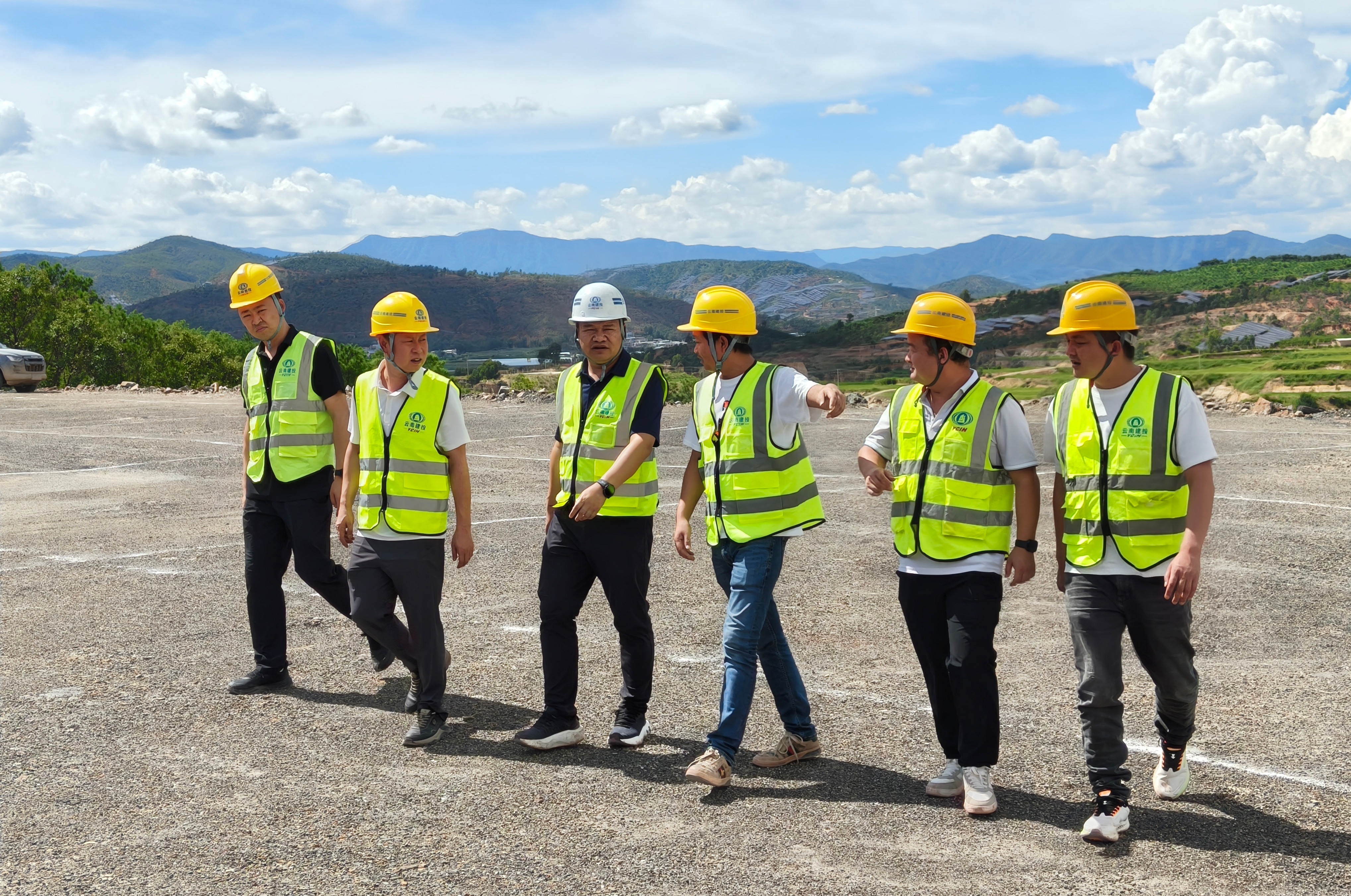 公司領(lǐng)導(dǎo)到項(xiàng)目一線(xiàn)檢查指導(dǎo)