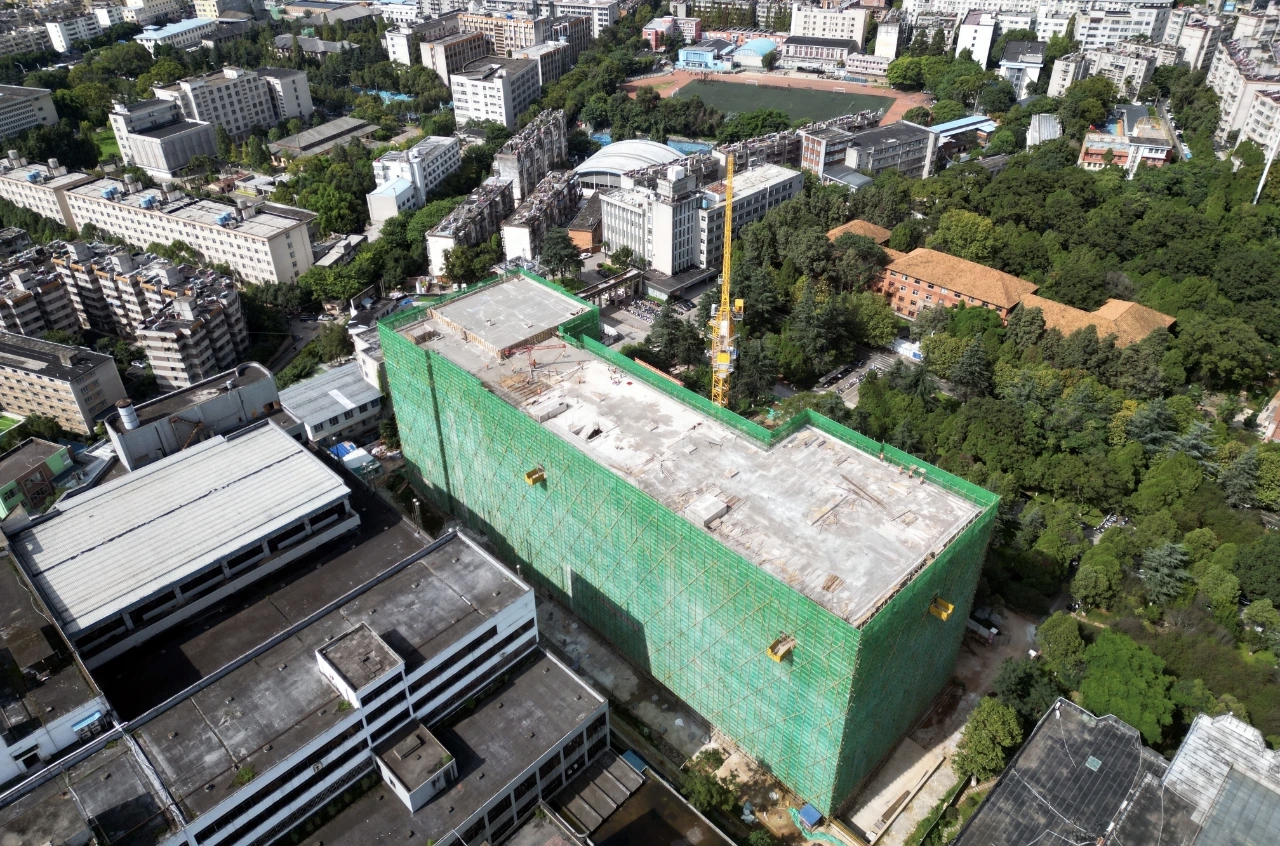 公司領(lǐng)導(dǎo)到項目一線開展經(jīng)濟管理交流會