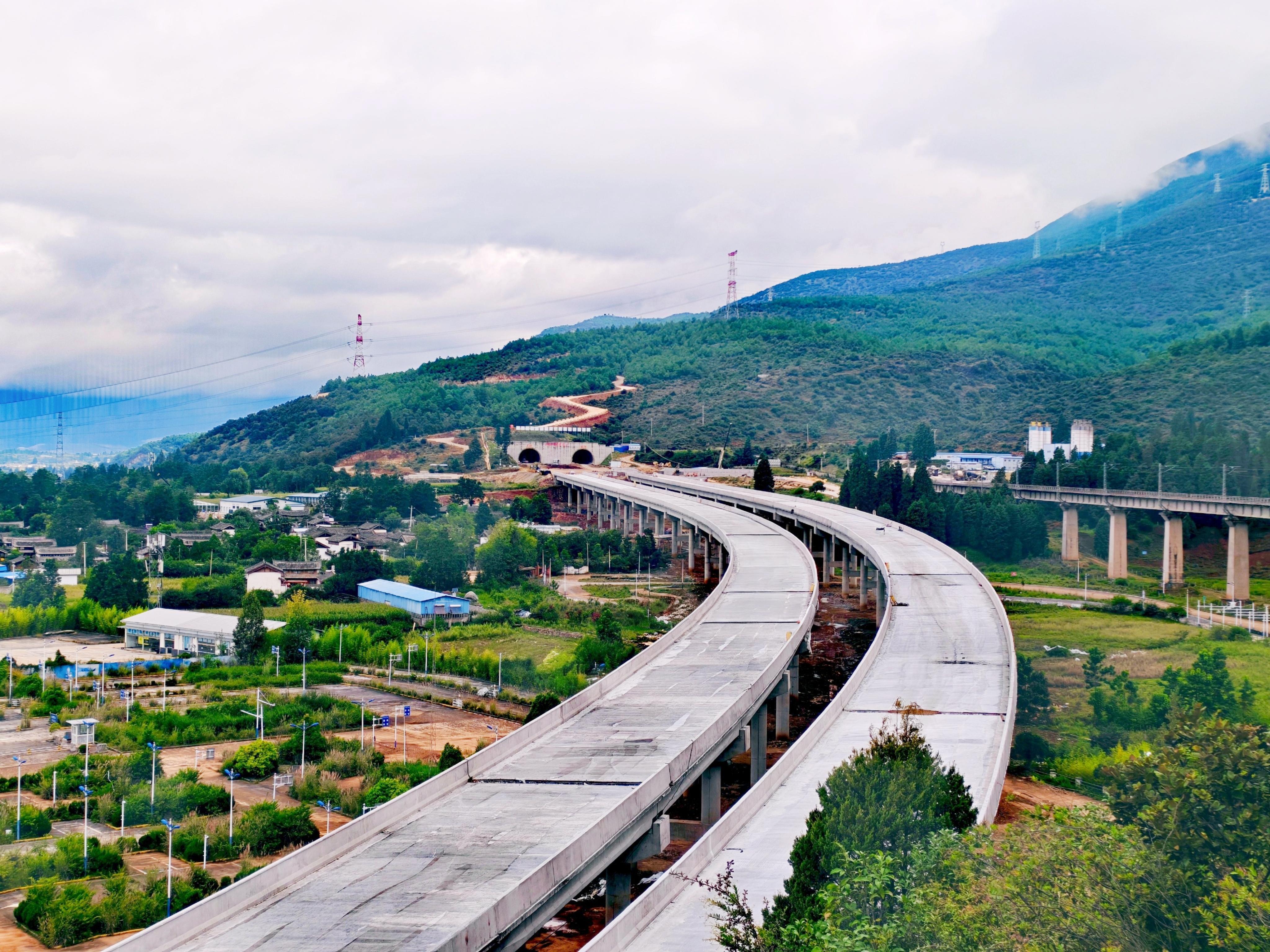 公司領(lǐng)導(dǎo)到項(xiàng)目一線檢查指導(dǎo)